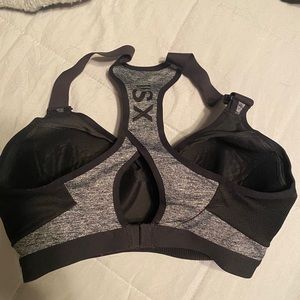 Victoria sport bra